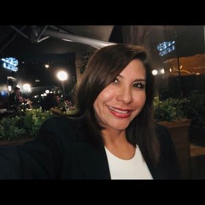 Meet your Posher, Ines